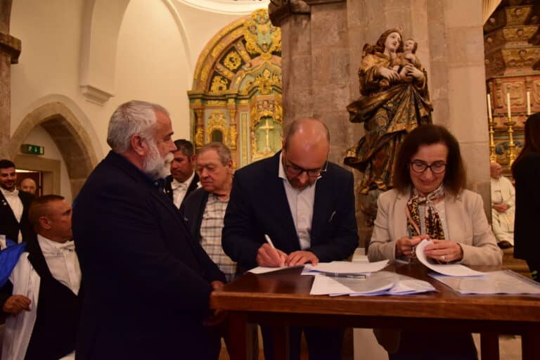 Assinaturas de Protocolos Clave do sul 01-05-2025 - C.M.Loulé - Mira (70)