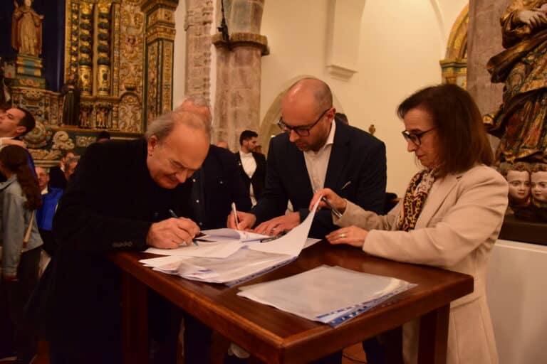 Assinaturas de Protocolos Clave do sul 01-05-2025 - C.M.Loulé - Mira (72)